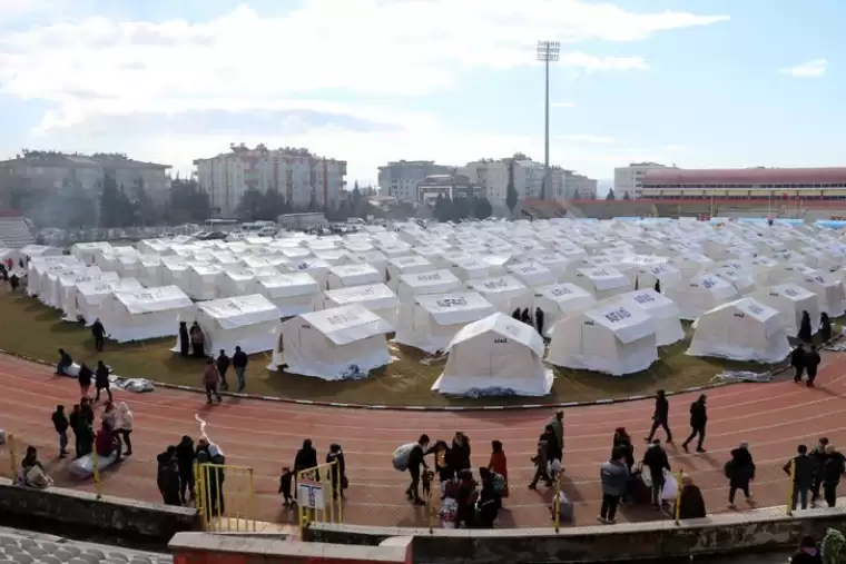 Kahramanmaraş'ta çadır kentler kuruluyor! 1