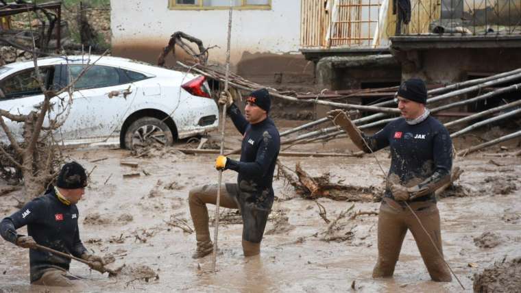 Deprem bölgesi ve 4 il için kuvvetli yağış uyarısı 3