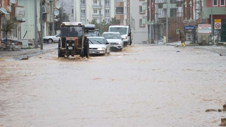 Deprem bölgesi ve 4 il için kuvvetli yağış uyarısı 6