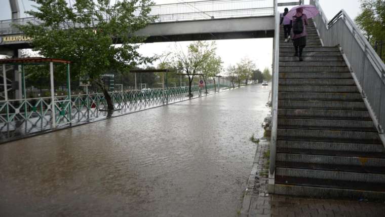 Deprem bölgesi ve 4 il için kuvvetli yağış uyarısı 9