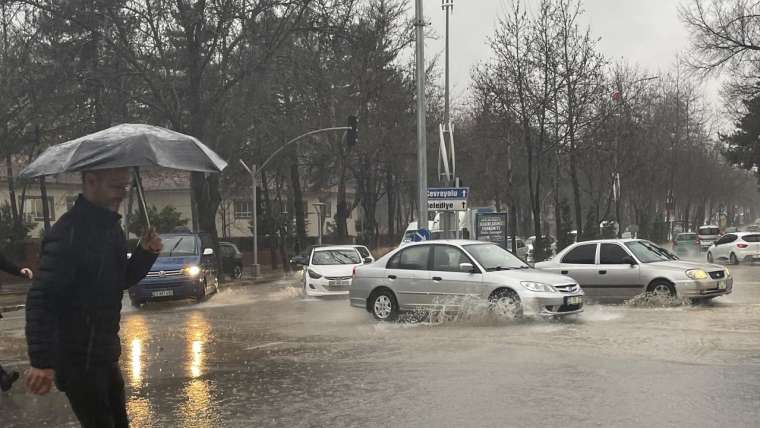 Deprem bölgesi ve 4 il için kuvvetli yağış uyarısı 10