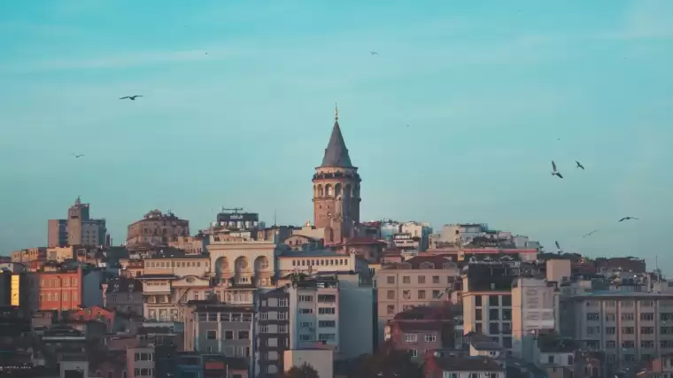 Tarihi şehri gezerken çoğu zaman aklımıza takılır... İstanbul'un semtlerinin ismi nereden geliyor? 1