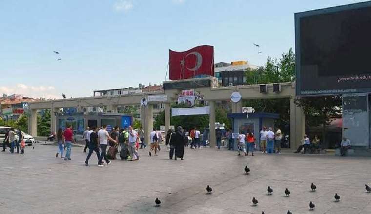 Tarihi şehri gezerken çoğu zaman aklımıza takılır... İstanbul'un semtlerinin ismi nereden geliyor? 12