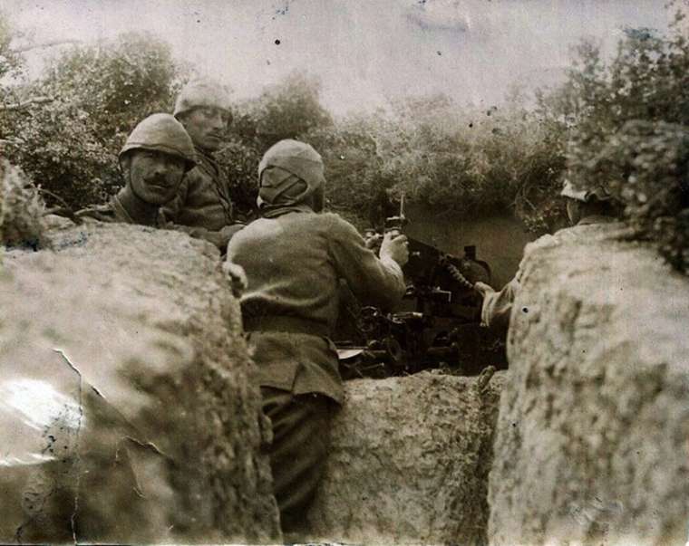 108 yıl önce Çanakkale'de cephede askere böyle moral verilmiş 8