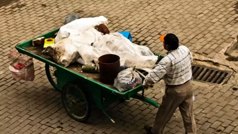 Sakın atmayın, hurdacılar böyle zengin oluyor! İçinde 22 ayar altın var... 1