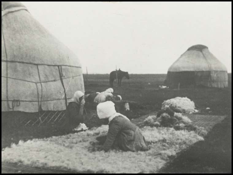 Fotoğraflar 111 yıl sonra gün yüzüne çıktı! Türk boylarının günlük yaşamları böyle görüntülendi 24