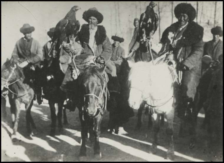 Fotoğraflar 111 yıl sonra gün yüzüne çıktı! Türk boylarının günlük yaşamları böyle görüntülendi 26