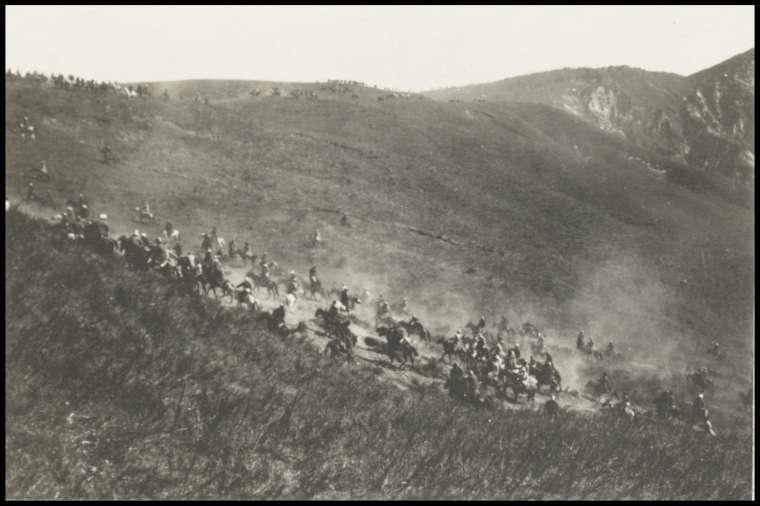 Fotoğraflar 111 yıl sonra gün yüzüne çıktı! Türk boylarının günlük yaşamları böyle görüntülendi 27