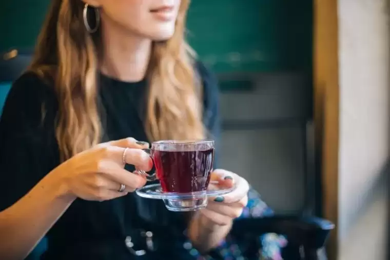 Kanser riskini %79 artırıyor! İçtiğiniz her yuduma dikkat: Şifalanayım derken sağlığınızdan olmayın... 2