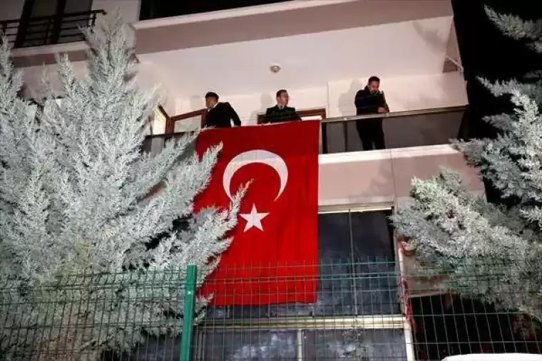 Ailesi çadırda kalan şehidi komşuları anlattı... 22