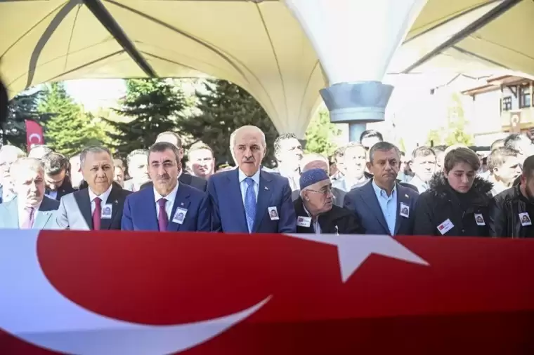 Türkiye TUSAŞ şehitlerini uğurluyor! Taksi şoförü Murat Arslan'a veda 4