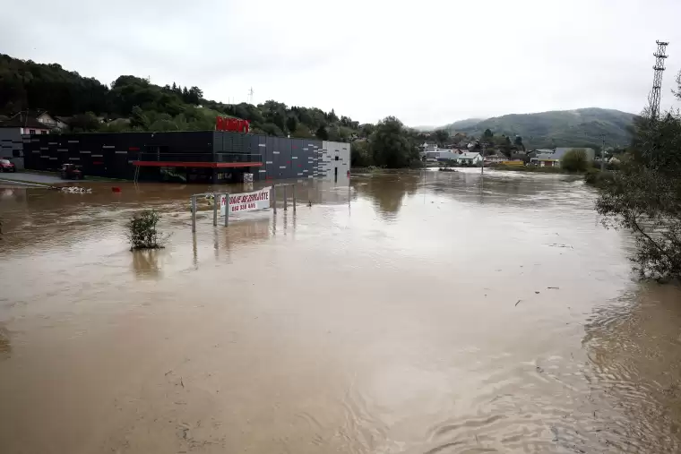 Bosna Hersek’te sel felaketi: 14 can kaybı 7