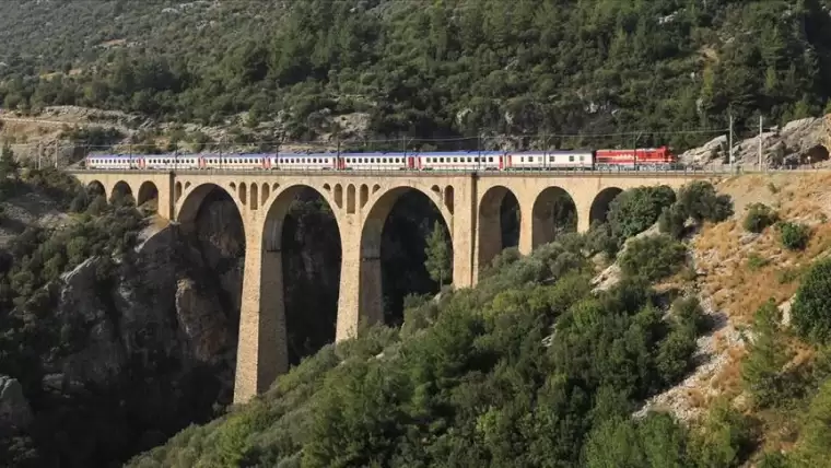 MasterChef'in çekildiği Varda Köprüsü 8