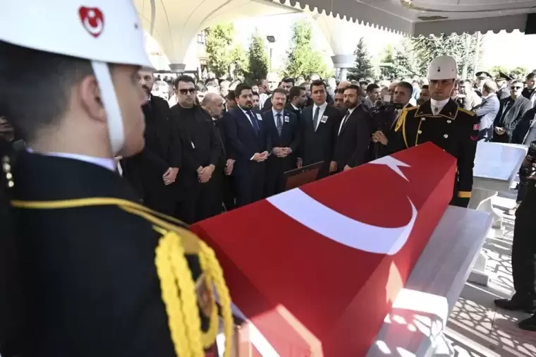 Türkiye TUSAŞ şehitlerini uğurluyor! Taksi şoförü Murat Arslan'a veda 5