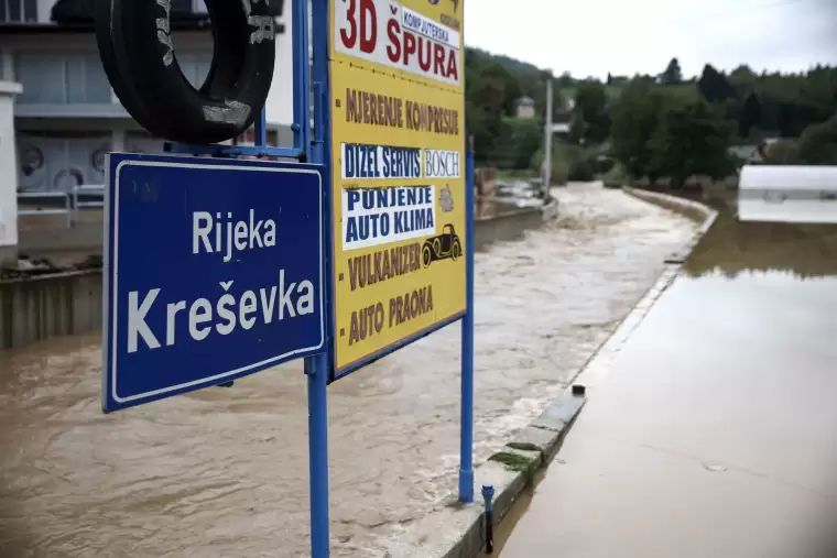 Bosna Hersek’te sel felaketi: 14 can kaybı 2