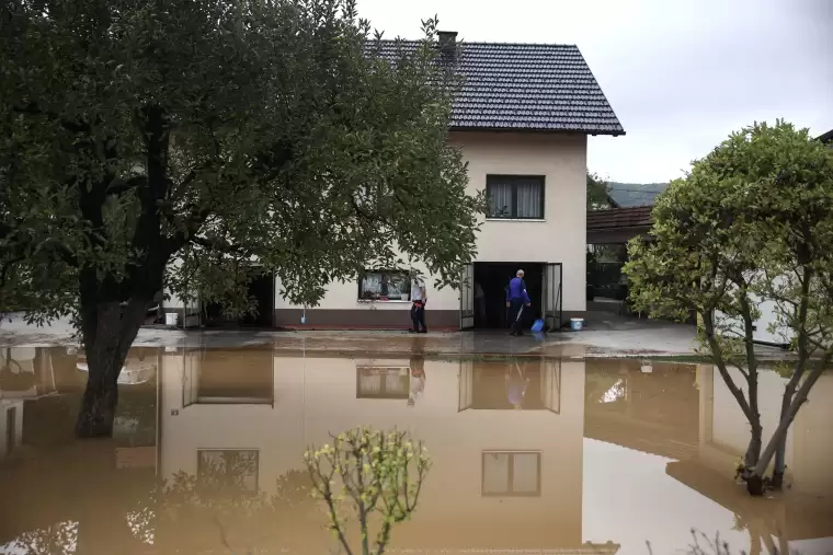 Bosna Hersek’te sel felaketi: 14 can kaybı 3