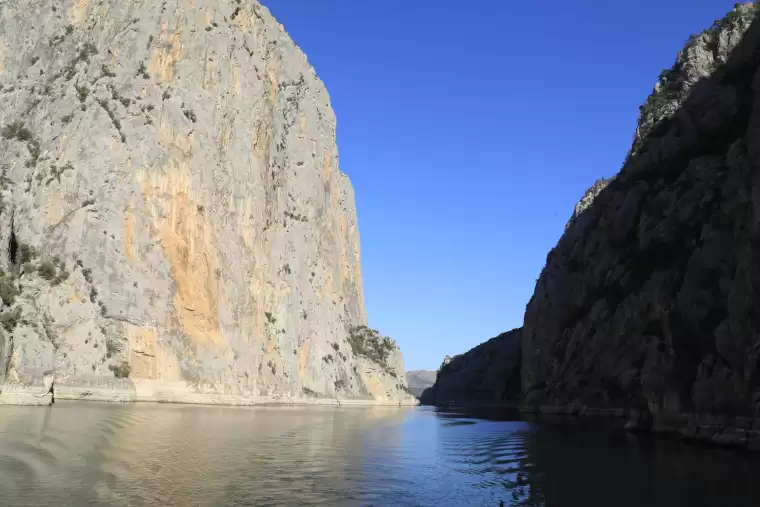 Şahinkaya Kanyonu'nun eşsiz manzarası görsel şölen sunuyor 4