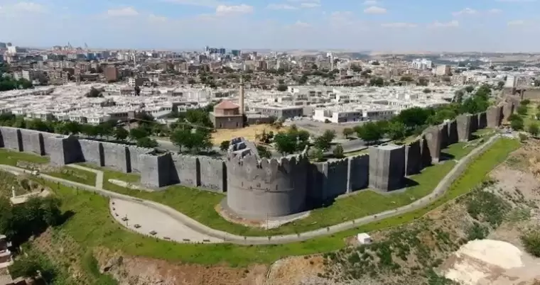 İşte Türkiye'nin en kalabalık mahallesi! Nüfusu 4 ilden daha büyük 9