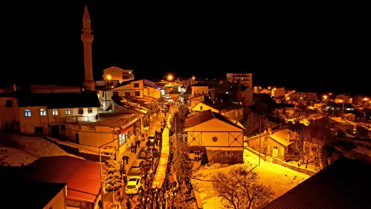 Erzurum'da Sarıkamış şehitleri anısına fener alayı düzenlendi 3