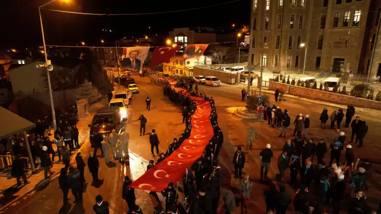 Erzurum'da Sarıkamış şehitleri anısına fener alayı düzenlendi 2