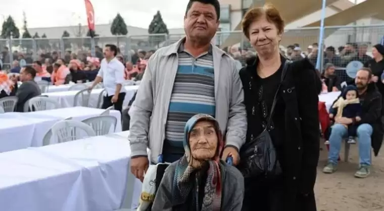 95 yaşındaki Hatice ninenin büyük tutkusu! Develerden kopamıyor 7