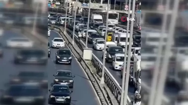 İstanbul'da trafiği felç eden halay! 4