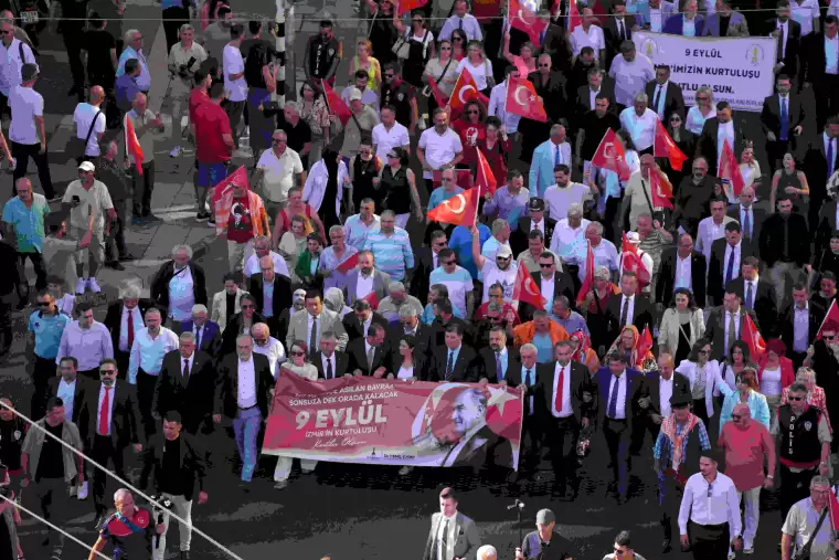 İzmir'in Kurtuluşu'nun 102. yıl dönümü: 9 Eylül coşkuyla kutlanıyor 7