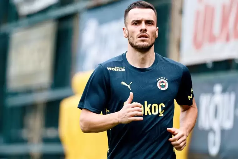 Fenerbahçe'nin yeni yıldızı Kostic'ten transfer itirafı 3