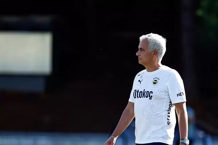 Mourinho’dan takıma sert uyarı: "Formayı asla alamayacak" 1