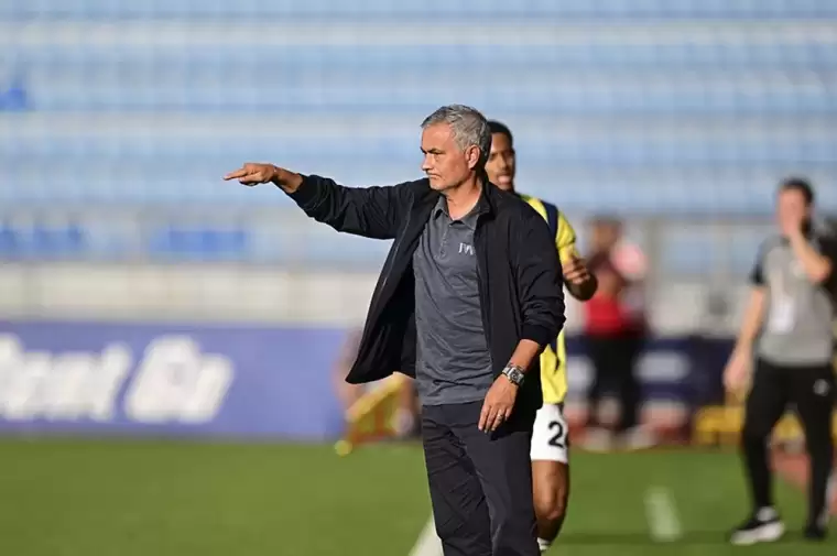 Mourinho’dan takıma sert uyarı: "Formayı asla alamayacak" 4