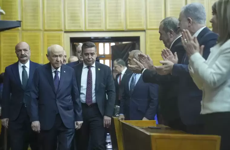 Devlet Bahçeli’nin Türk Devletleri bayraklı yüzüğü dikkat çekti 1