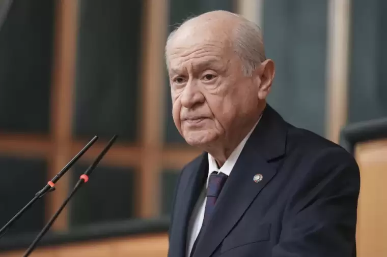 Devlet Bahçeli’nin Türk Devletleri bayraklı yüzüğü dikkat çekti 2