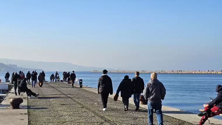 Bandırmalılar ocak ortasında sahilleri doldurdu 5