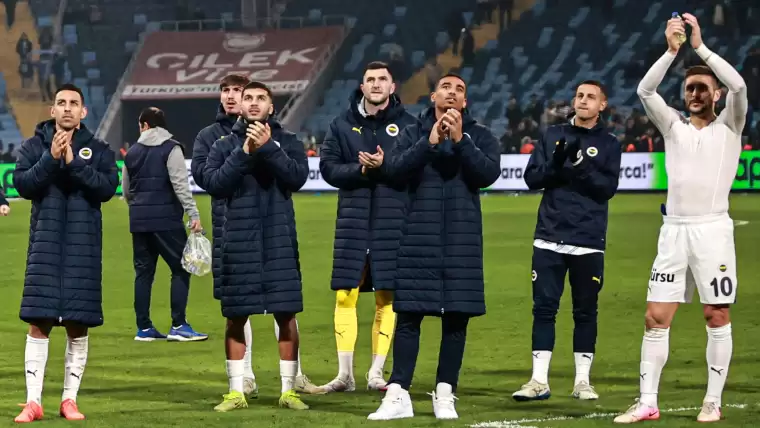 Fenerbahçe zirveyle farkı 6'ya indirdi! 1