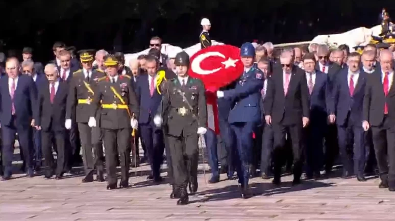 Cumhurbaşkanı Erdoğan ve devlet erkanı Anıtkabir'de