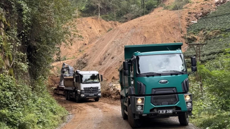 Rize'de sel ve heyelan hayatı olumsuz etkiledi: 18 kişi tahliye edildi