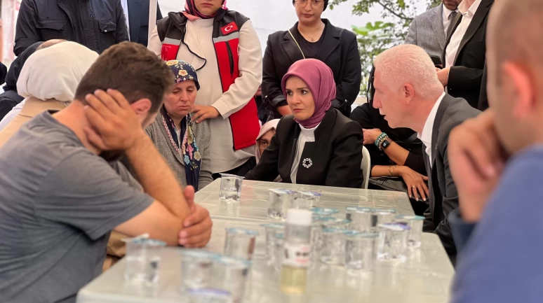 Bakan Göktaş’tan İstanbul’da öldürülen iki genç kızın ailelerine taziye ziyareti