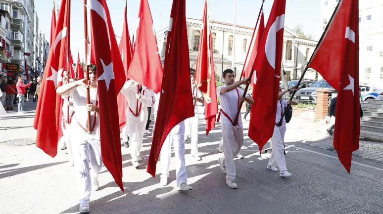 Cumhuriyetin 101. yılı tüm yurtta coşkuyla kutlanıyor