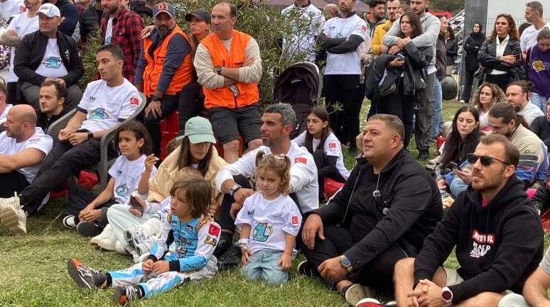 Toprak kazandı, Kenan Sofuoğlu sevindi