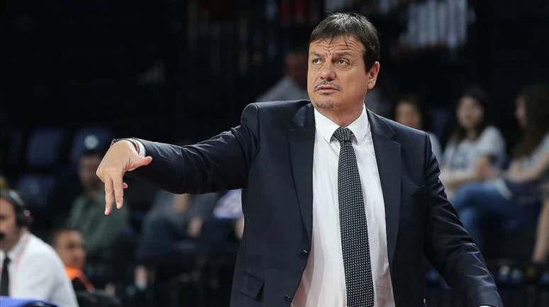 Ergin Ataman'ın çalıştırdığı Panathinaikos, derbide Olympiakos'u mağlup etti