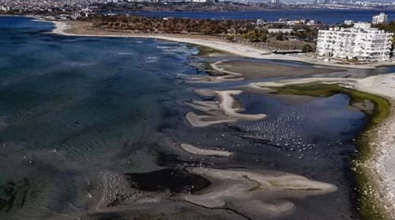 İstanbul’da deniz suyu çekildi