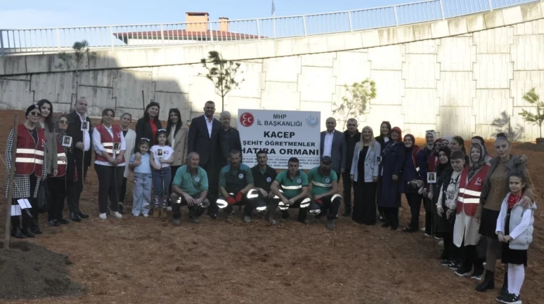 MHP Trabzon İl Başkanlığı, şehit öğretmenler için fidan dikti