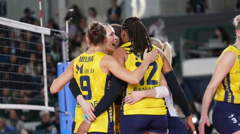 Fenerbahçe Kadın Voleybol takımı CEV Şampiyonlar Ligi’nde namağlup zirvede!