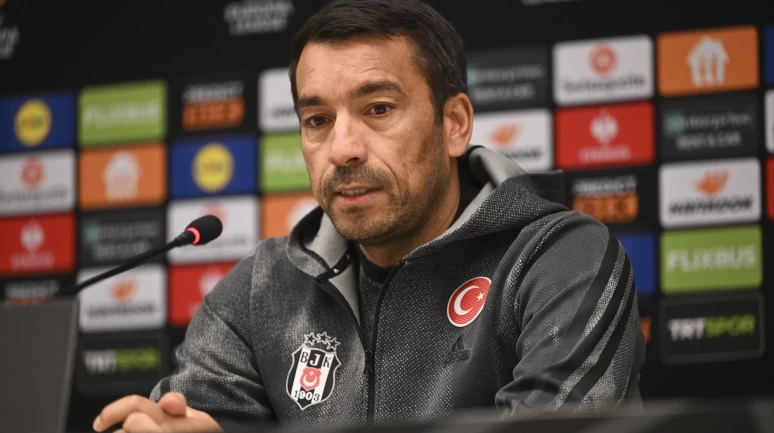 Beşiktaş'ta van Bronckhorst, kritik Maccabi Tel Aviv maçı öncesi konuştu