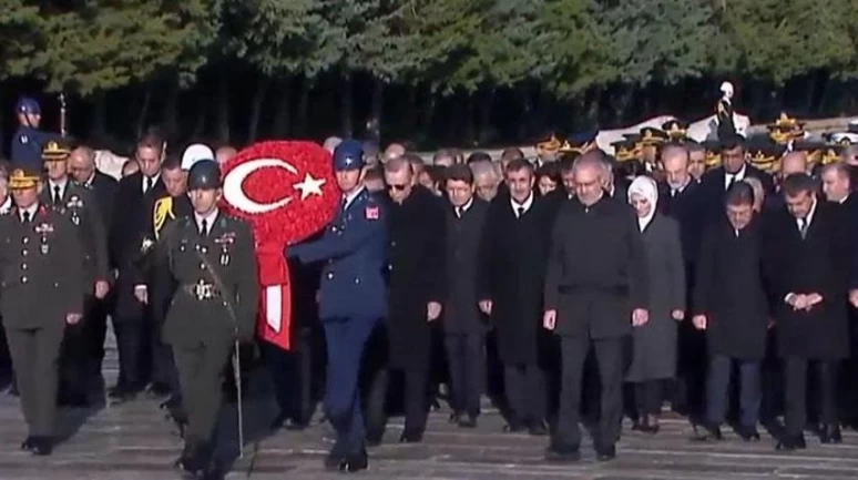 86 yıldız hiç azalmayan özlem Cumhurbaşkanı Erdoğan ve devlet erkanı Ata'nın huzurunda