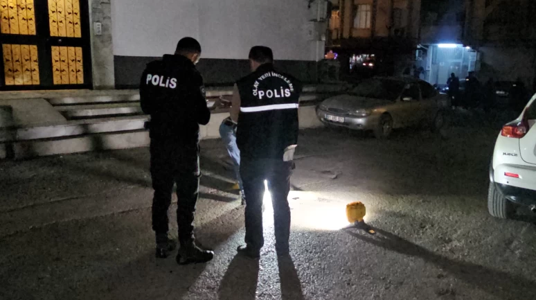 Adana'da bıçaklı kavga: 1 ölü