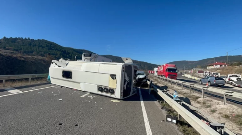 İstanbul-Samsun kara yolunda zincirleme kaza: 14 kişi yaralandı