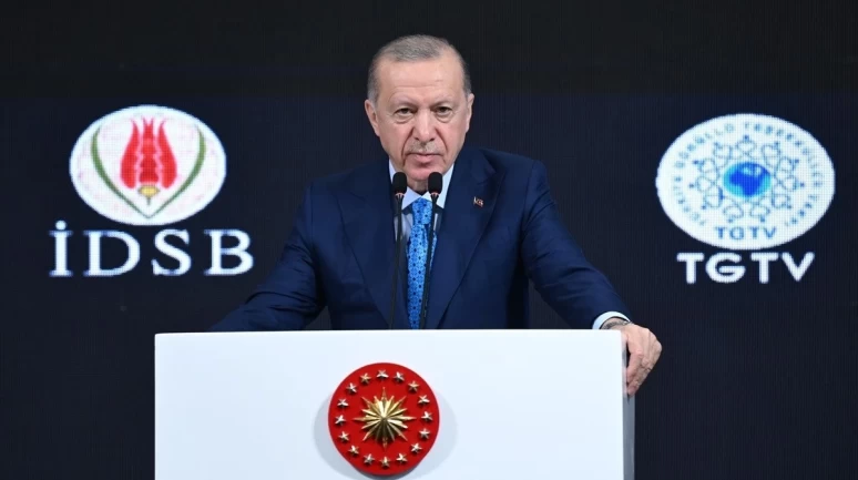 Cumhurbaşkanı Erdoğan: Toplumsal yapımız, değerlerimiz çok yönlü bir saldırı altında