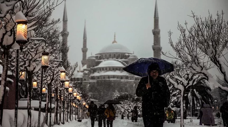 İstanbul'a kar geliyor! Yılbaşında hava nasıl olacak?