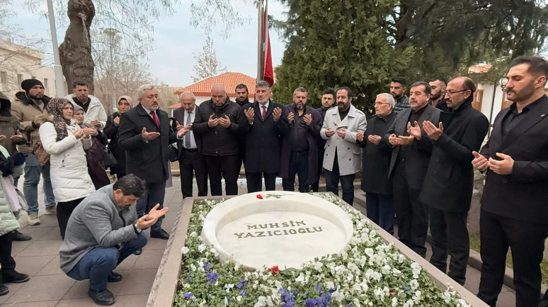 Muhsin Yazıcıoğlu doğum gününde kabri başında anıldı